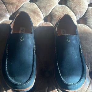 Men’s OluKai black leather size 9
